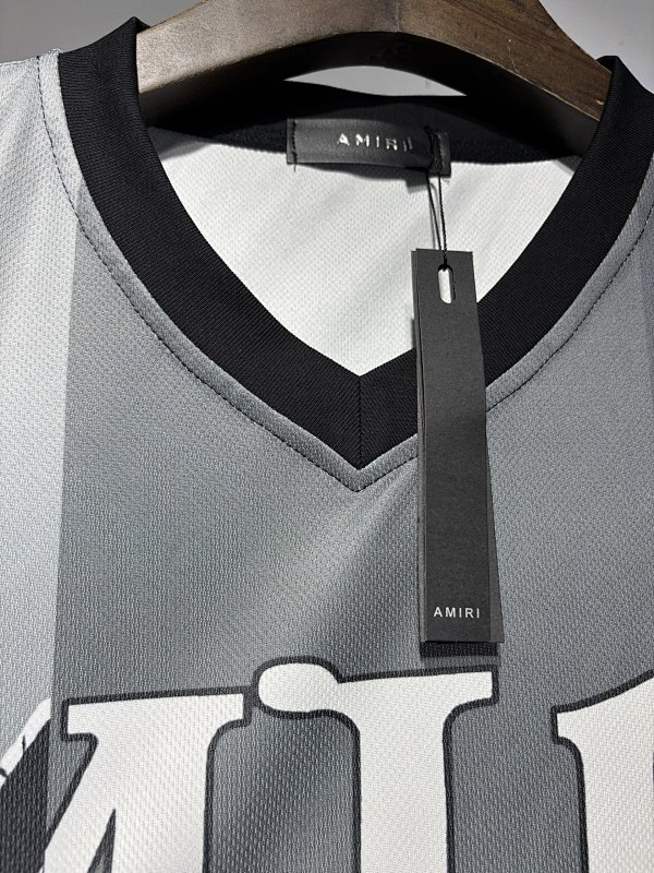 5016款P57 网料篮球V领 黑色 红色 S   M  L  XL