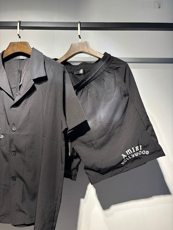 衣服P70 裤子P70元 S M L XL
