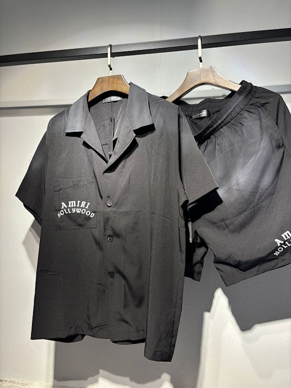 衣服P70 裤子P70元 S M L XL