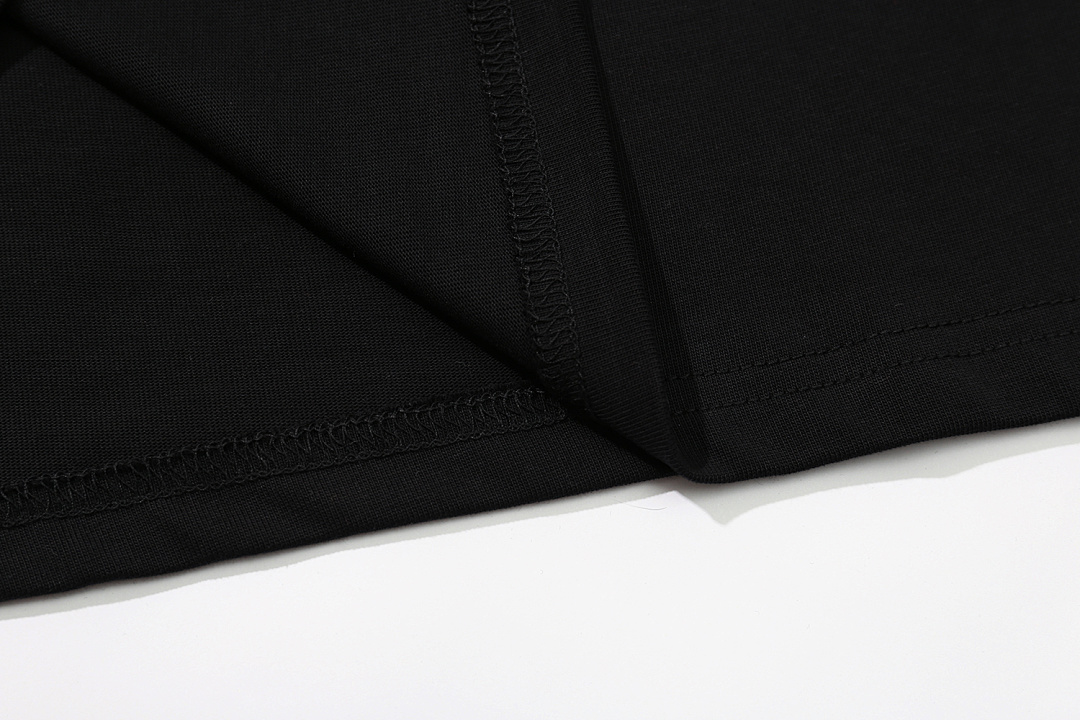 P57 黑色 白色 S-XL