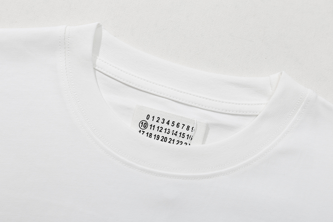 P57 黑色 白色 S-XL