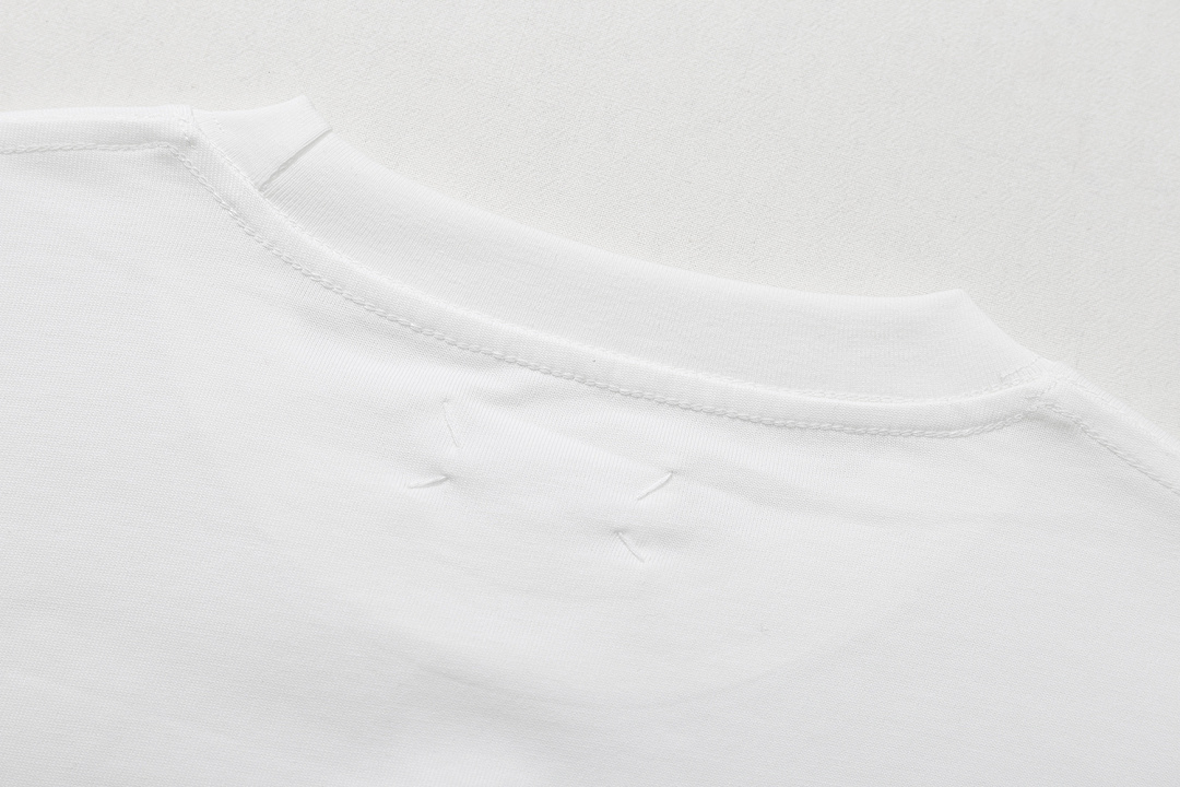 P57 黑色 白色 S-XL