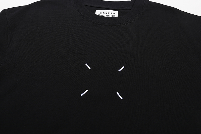 P57 黑色 白色 S-XL