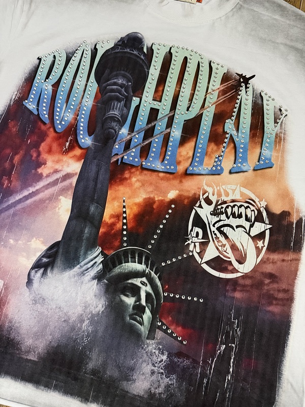 编号516    批72   RoughPlay Champion T-Shirt 2026美国洛杉矶最新街头潮牌白墨直喷烫钻洗水做旧短袖T恤 码数：S  M  L  XL
