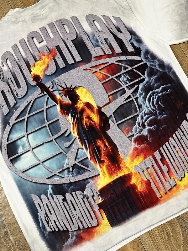 编号516    批72   RoughPlay Champion T-Shirt 2026美国洛杉矶最新街头潮牌白墨直喷烫钻洗水做旧短袖T恤 码数：S  M  L  XL
