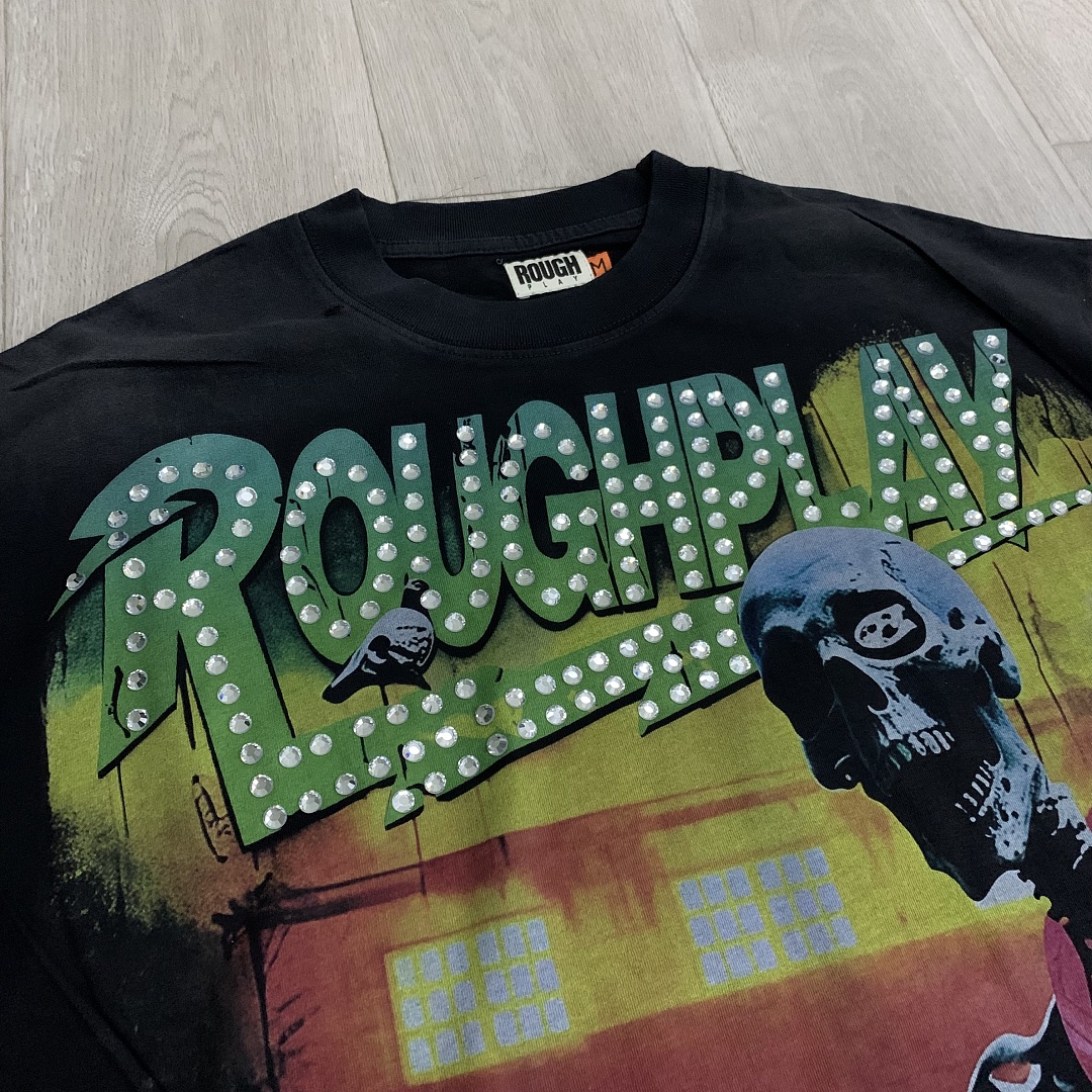 R130# P69 RoughPlay T-Shirt 2026最新欧美街头潮牌拼接烫钻短袖