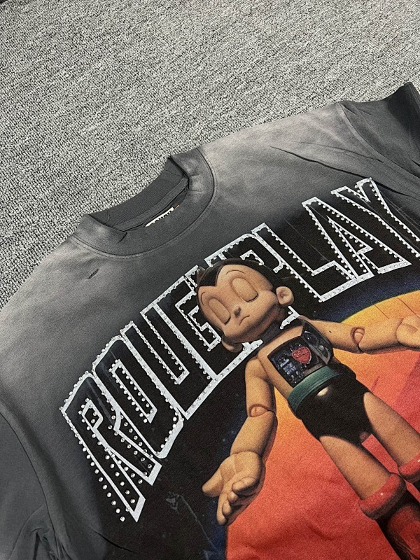 编号515    批67  RoughPlay Champion T-Shirt 2026美国洛杉矶最新街头潮牌白墨直喷烫钻洗水做旧短袖T恤 码数：S  M  L  XL