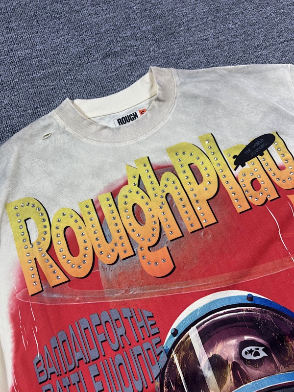 编号506    批67   RoughPlay Champion T-Shirt 2026美国洛杉矶最新街头潮牌白墨直喷烫钻洗水做旧短袖T恤 码数：S  M  L  XL