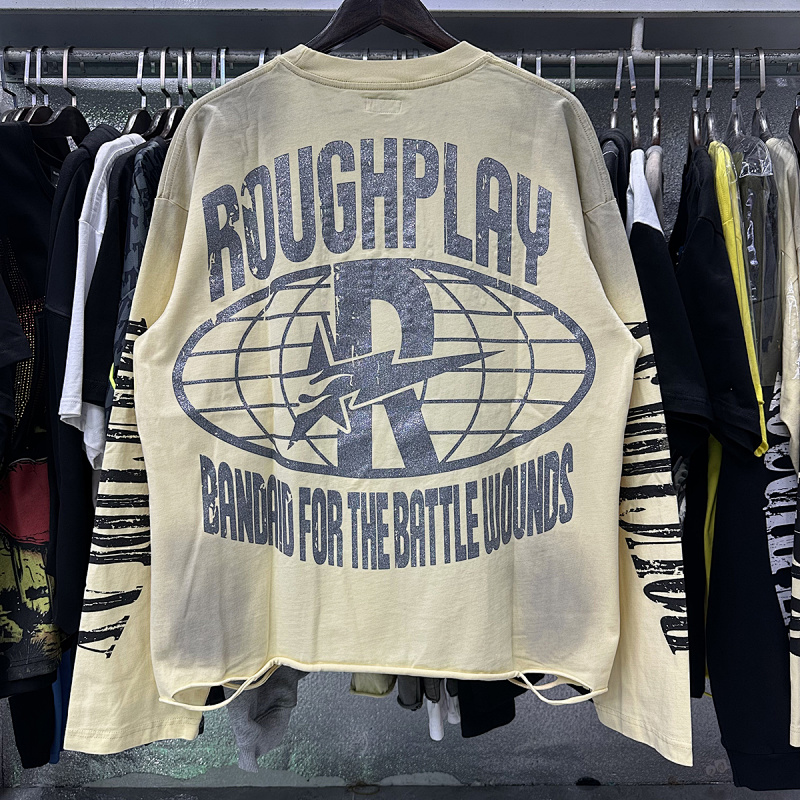 R523P80，RoughPlay Lost In Space烫钻破洞洗水做旧长袖T恤男