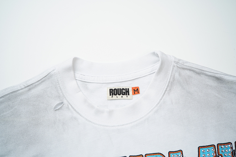 yupoo_42060_a6ef7045.jpg R505# P72 RoughPlay NYC T-Shirt 洗水做旧白色破洞大幅闪亮带钻短袖T恤