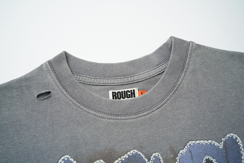 yupoo_42160_d4a4a3b8.jpg R108# P70 RoughPlay RockOut T-Shirt白墨直喷纯棉洗水烫钻短袖T恤