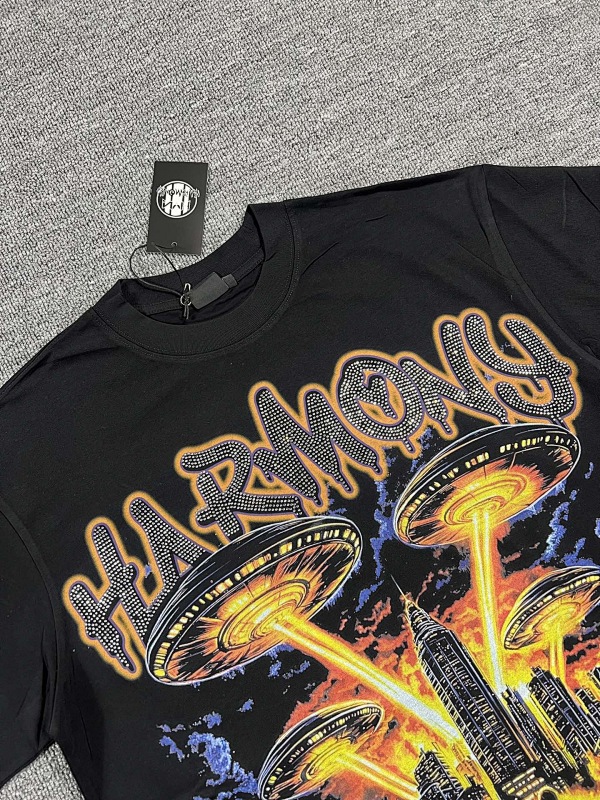 编号103 #P63 HARMONY New Age T-shirt 2026ss欧美最新潮牌白墨直喷烫钻洗水短袖T恤 码数：S  M  L  XL