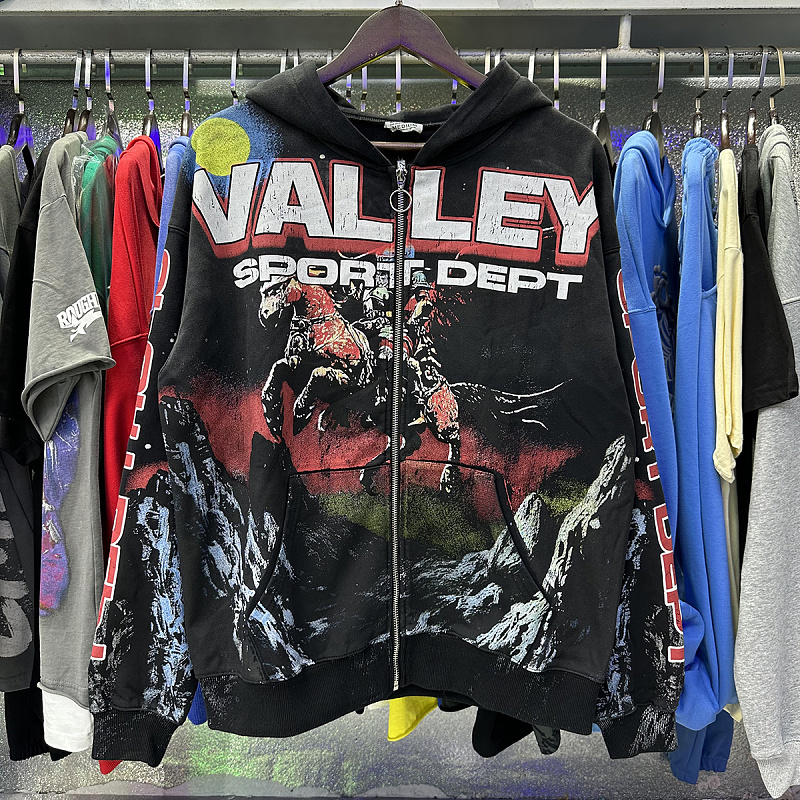 编号VA551，美潮Vale Valley Sport Dept骑士印花洗水泥印做旧连帽衫拉链开衫