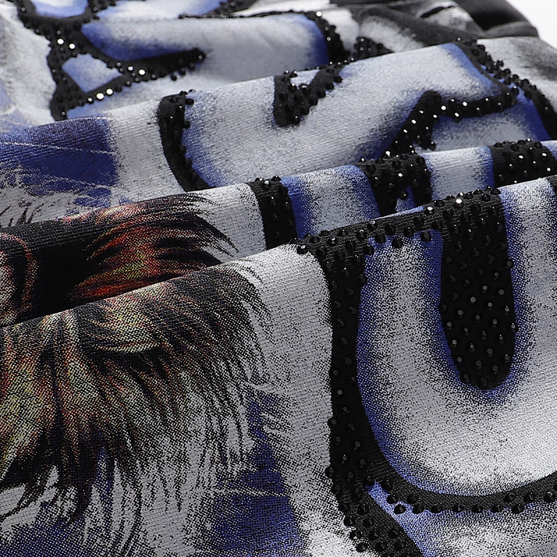 MA005P68，MAJESTIK Lion Football Graphic Crop Tee烫钻设计