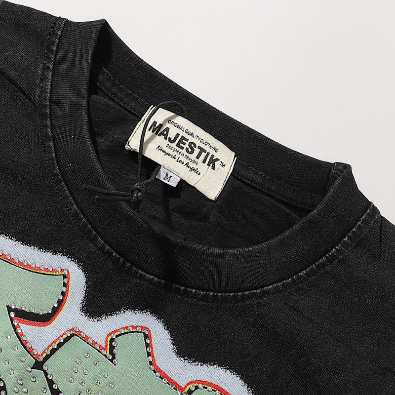 MA001P70，MAJESTIK Bulldog Football Graphic Crop Tee烫钻