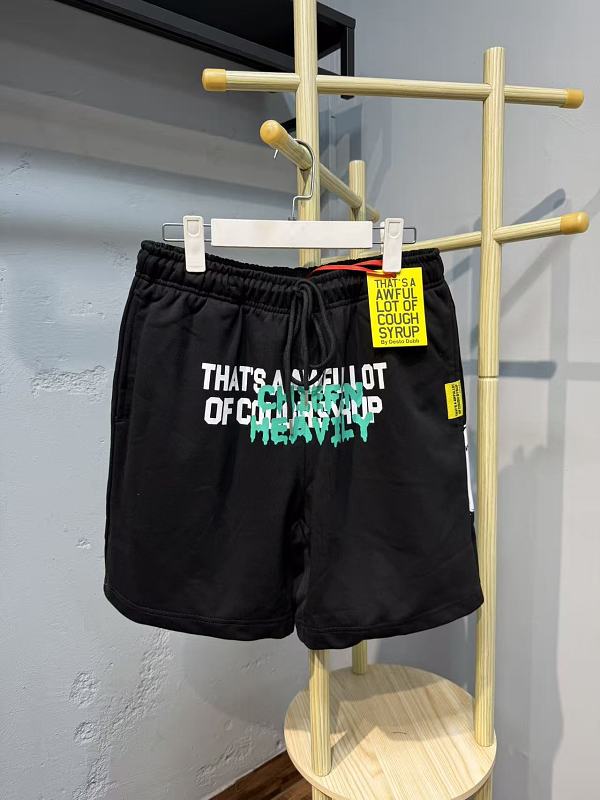 T2507#短裤｜P66 THAT'S A AWFUL LOT OF COUGH SYRUP 现货实拍 美式简约 休闲短裤 面料（fabric):纯棉卫衣毛圈380克 码数（size）：S-M- L-