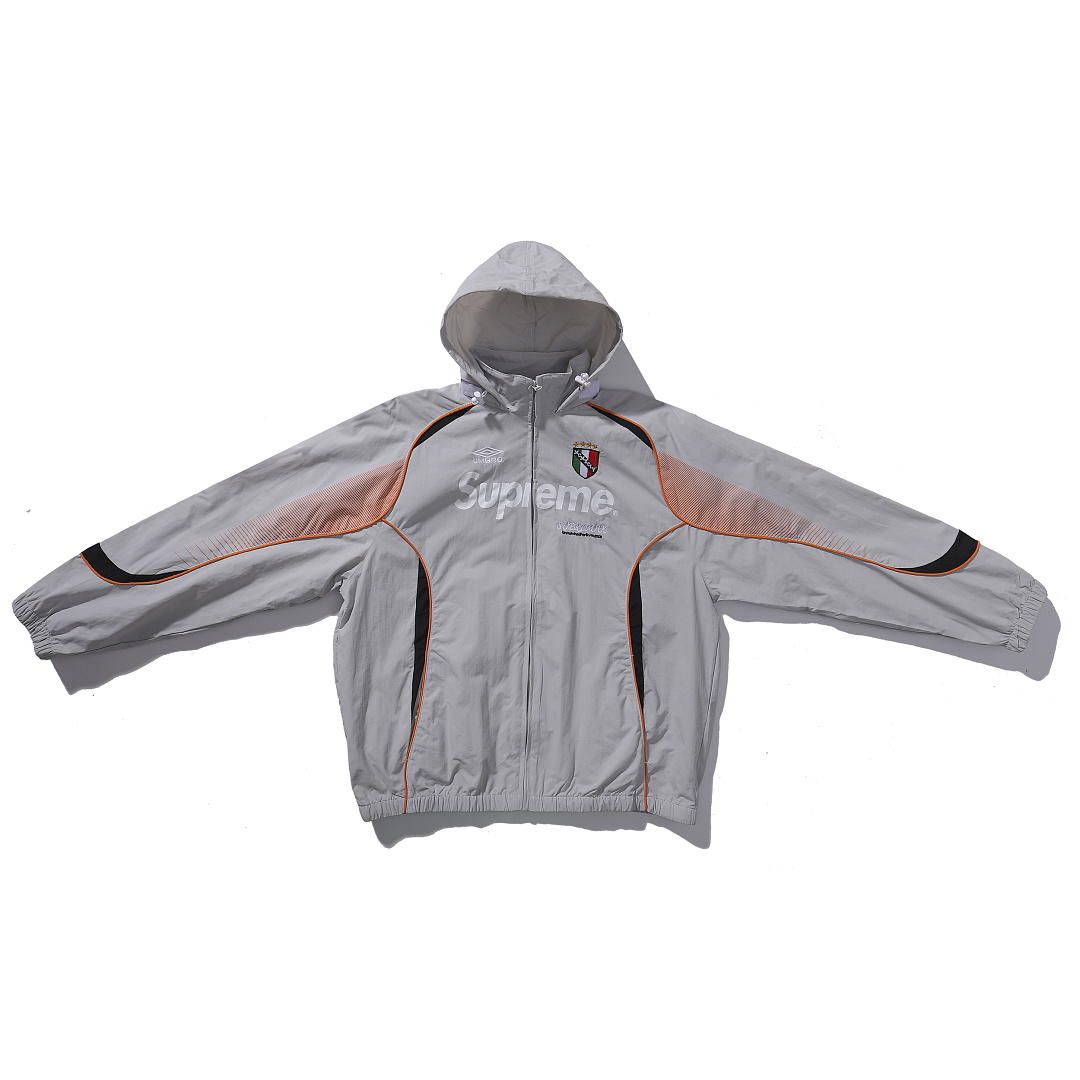 6607 p150Supreme SS22 Week 11 x umbro/茵宝 联名款 Track Jacket 连帽美式潮流夹克黑色 灰色 藏青色 SMLXL尺码 S M L XL