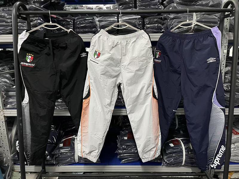 6607 p150Supreme SS22 Week 11 x umbro/茵宝 联名款 Track Jacket 连帽美式潮流夹克黑色 灰色 藏青色 SMLXL尺码 S M L XL