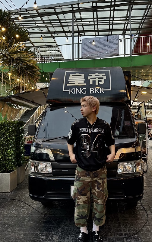 P78-3018#鹿晗同款 SUP亮片94号刺绣绣花短袖 黑色、海军蓝色  S-XL