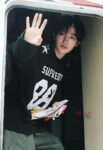 P65-9098# Supreme 联名款SS26  88号兔子圆领长袖  黑色、白色 S-XL