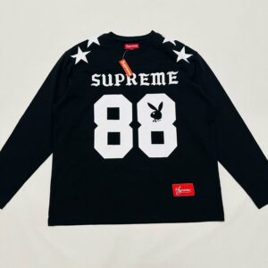 yupoo_66986_f9564e35.jpg P65-9098# Supreme 联名款SS26 88号兔子圆领长袖 黑色、白色 S-XL