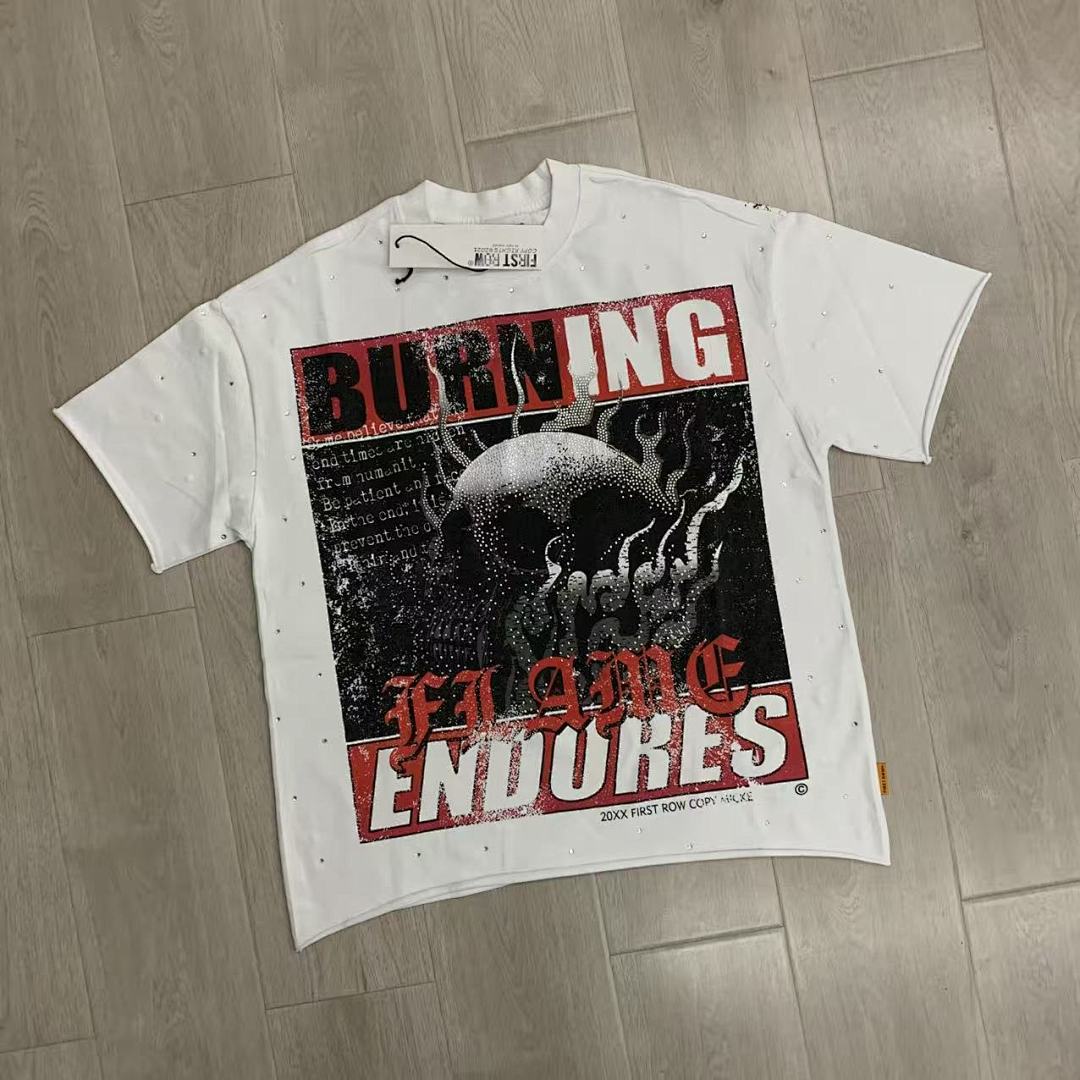 F506# P68(白色） P70(灰色) FIRST ROW BREAKING NEWS BURNING FLAMES CROPPED TEE时尚烫钻潮牌短袖