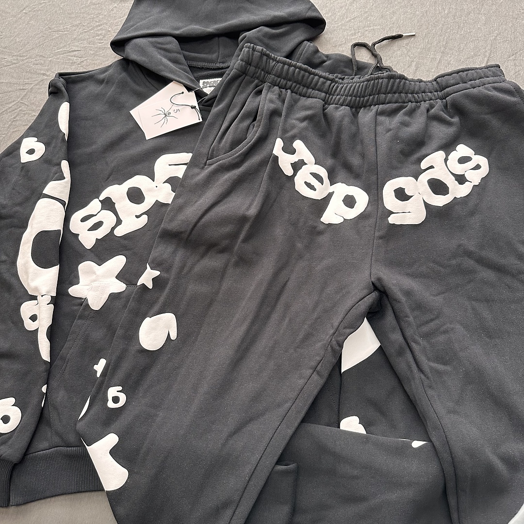 7784#黑色上衣 2684#s~xl p黑色裤子 s~xl p90