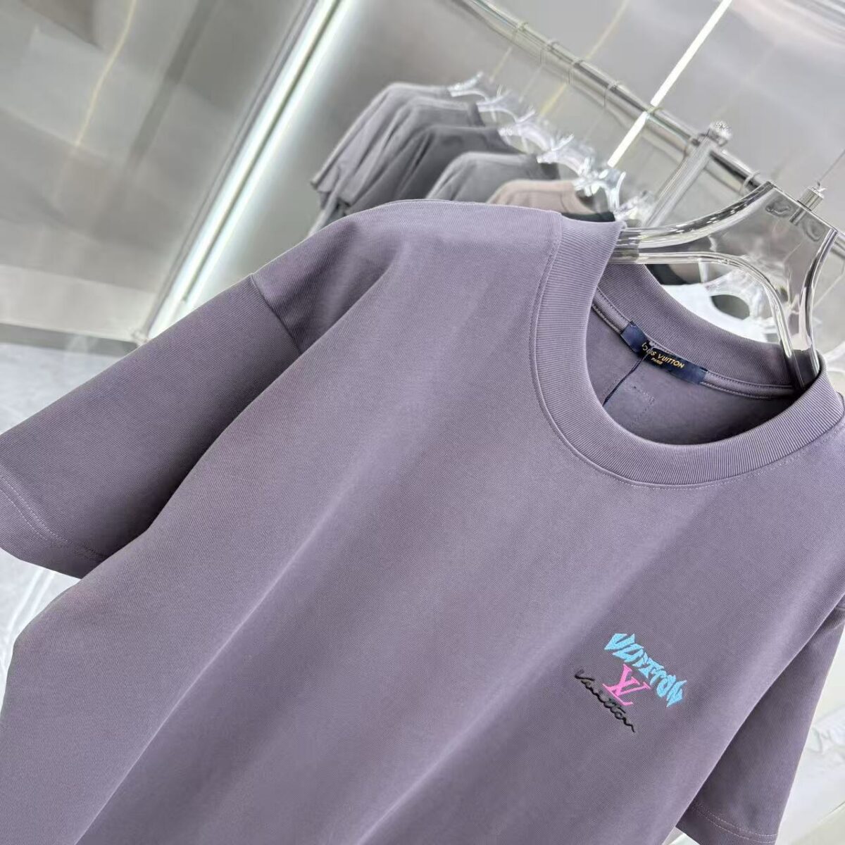 P85 1V 2026秋冬新款重磅360克 logo绣花 圆领短袖t恤 上身超舒服🔥男女同款 S M L XL XXL 五个码 黑色 白色 灰色