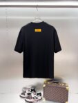 P78 Louis Vuitton*路易威登 经典款胸前字母logo绣花🔥短袖T恤✅精品顶级品质工艺‼三标齐全 ●320克纯棉 ●进口刺绣 ● 纯棉面料 ●定制1：1商标 ●略宽松版型 ●尺码：XS S M L XL
