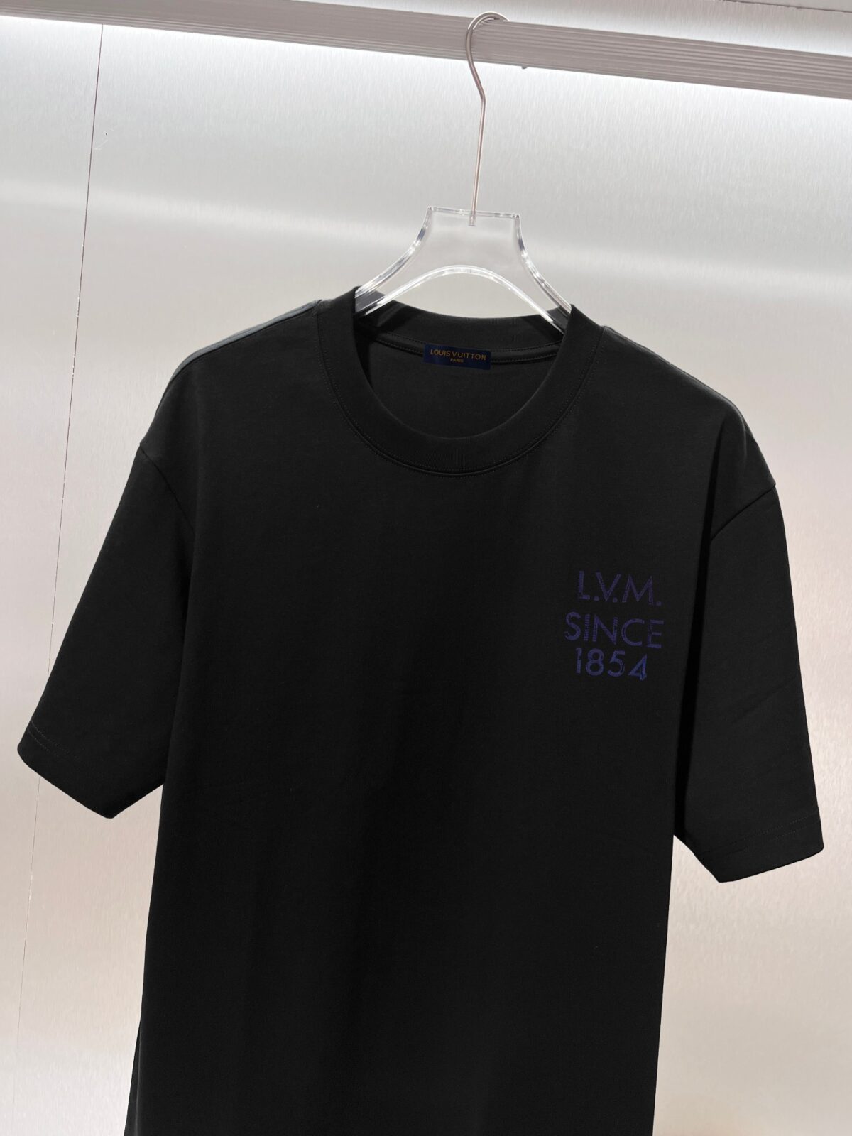 P78 Louis Vuitton*路易威登 经典款胸前字母logo绣花🔥短袖T恤✅精品顶级品质工艺‼三标齐全 ●320克纯棉 ●进口刺绣 ● 纯棉面料 ●定制1：1商标 ●略宽松版型 ●尺码：XS S M L XL