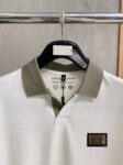 P110 LV 2026春夏新款原单男士翻领Polo衫短袖T恤 柜台同步发售 爆款 ✨简洁时尚百搭 高端品质 ✨胸前logo图案设计 定制丝光珠地棉面料 穿着舒适 透气 档次高很有质感 简单大方得体 时尚不失个性 上身休闲随性 帅气有型 彰显大牌气质。尺码：M-4XL