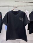 P95 1V 2026夏新款 经典绣花320克圆领短袖tee 实物很棒男女同款宽松版 尺码S M L XL XXL 五个码 黑色 白色 咖啡色