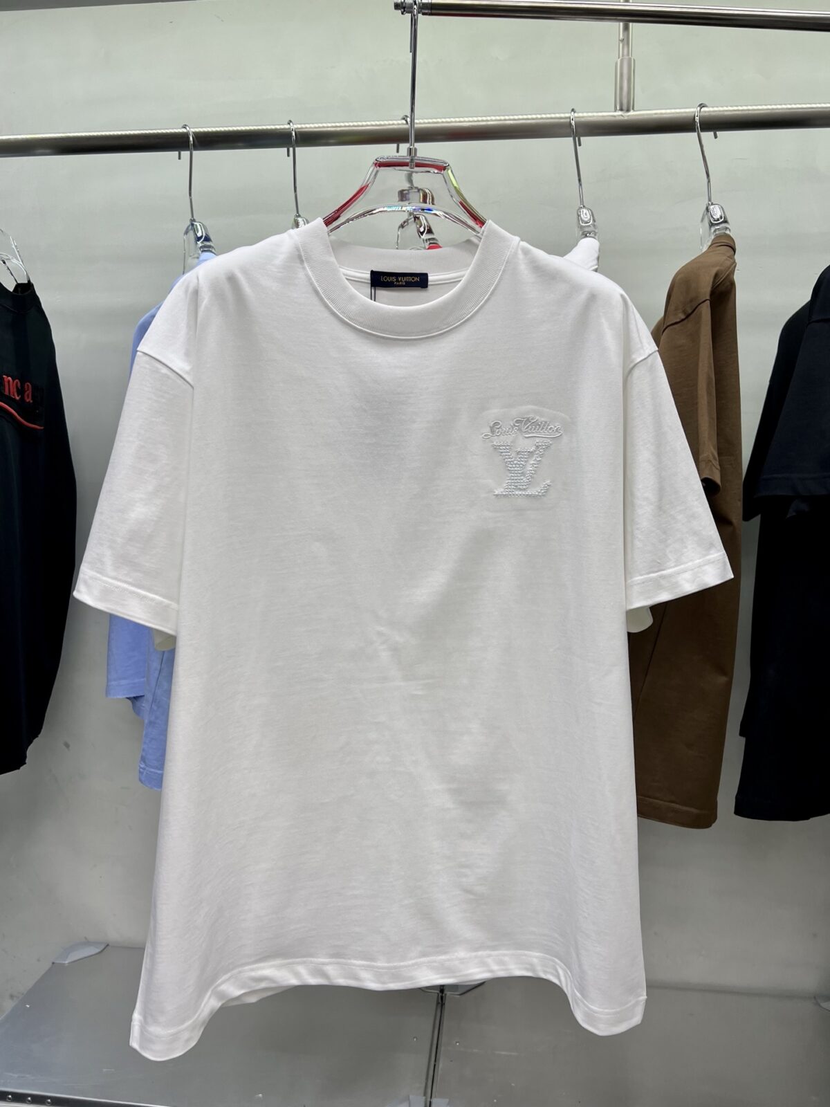 P95 1V 2026夏新款 绣花320克圆领短袖tee 实物很棒男女同款宽松版 尺码S M L XL XXL 五个码 黑色 白色