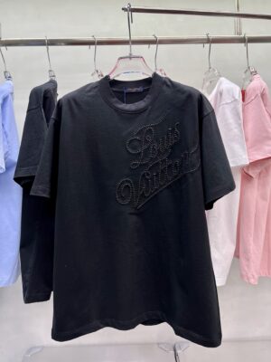 P90 1V 26ss春夏新款 波珠刺绣系列短袖设计 男女同款宽松版 颜色：黑 白 灰 粉 尺码：S M L XL XXL