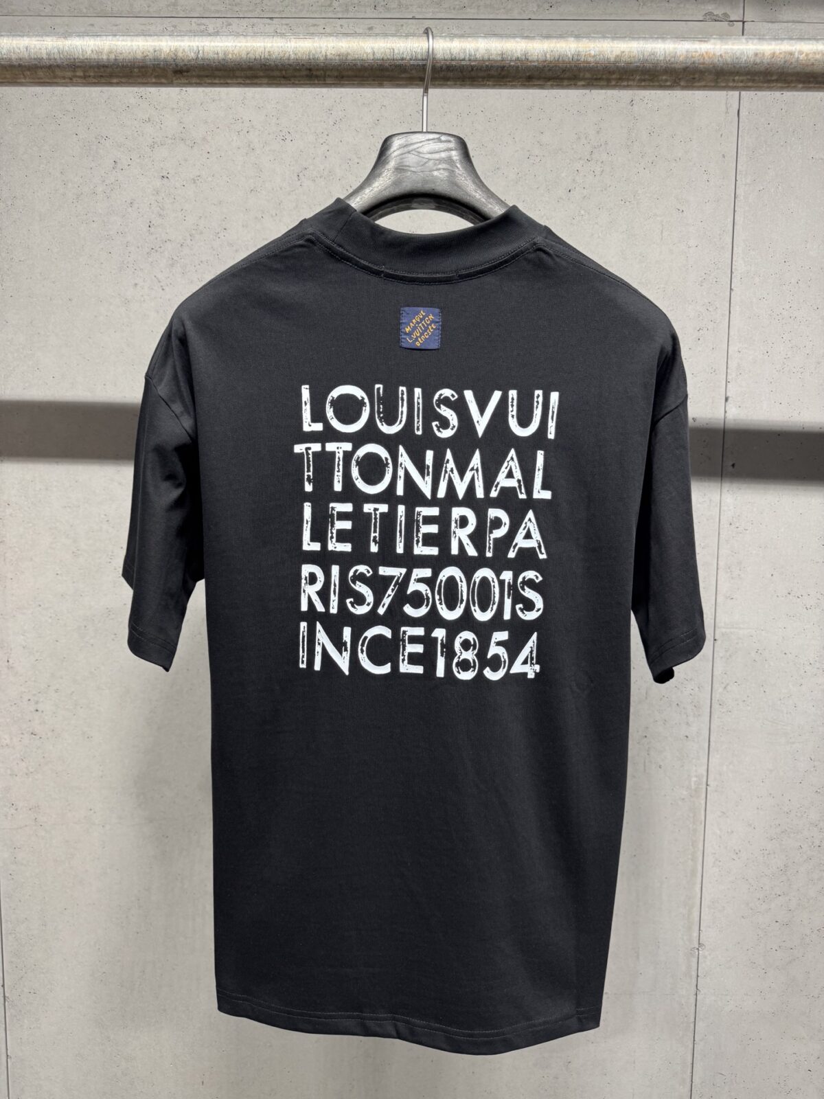 P100 Louis Vuitton 26ss春夏新款 印花圆领短袖 -颜色：黑色 白色 -码数：XS S M L -款号：2669