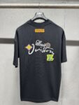P130 Louis Vuitton 26ss春夏新款 刺绣圆领短袖 -颜色：黑色 白色 -码数：XS S M L