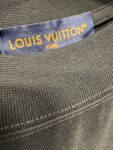 P130 Louis Vuitton 26ss春夏新款 刺绣圆领短袖 -颜色：黑色 白色 -码数：XS S M L