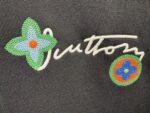 P130 Louis Vuitton 26ss春夏新款 刺绣圆领短袖 -颜色：黑色 白色 -码数：XS S M L