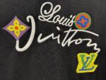 P130 Louis Vuitton 26ss春夏新款 刺绣圆领短袖 -颜色：黑色 白色 -码数：XS S M L