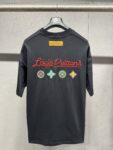 P125 Louis Vuitton 26ss 春夏新款 刺绣款圆领短袖 -码数：XS S M L -颜色：黑色 白色