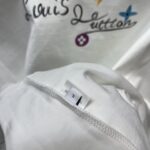 P120 LV 26ss新款 小众氛围感 手绘款短袖 -颜色：黑色 白色 -码数：XS S M L
