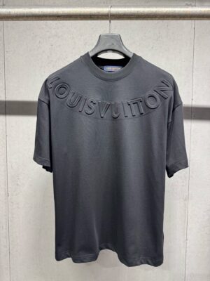 P120 LV* 26ss 高周波工艺圆领短袖 - Color：黑色 白色 红色 - Size：XS S M L