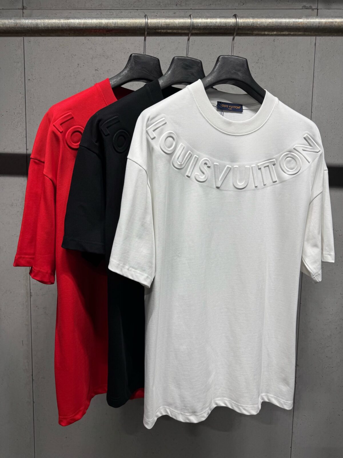 P120 LV* 26ss 高周波工艺圆领短袖 - Color：黑色 白色 红色 - Size：XS S M L