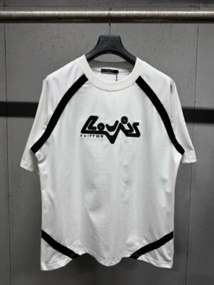 P130 - Louis Vuitton* 26ss 新款刺绣圆领短袖 - Color：黑色 白色 - Size：XS S M L