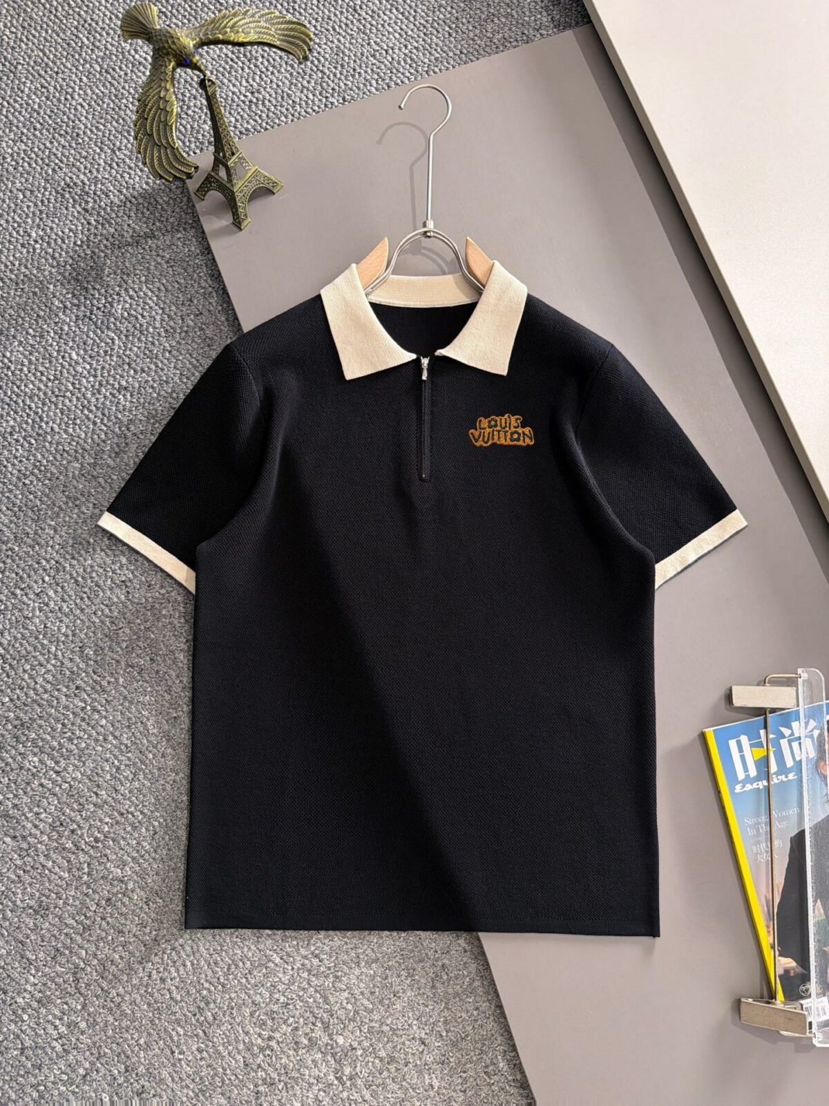 P150 高品质 LV 诺悠翩雅 26ss新款男款短袖T恤衫 精梳棉质纱线针织纺棉布面料制作，出入专柜毫无压力 独家控原材料 掂起来手感份量十足，上身也比普通T更加有质感，这种质地能应对天气自如，冷热皆宜！宽松版型设计，显高贵。唯一正确版面世 尺码：M到3XL