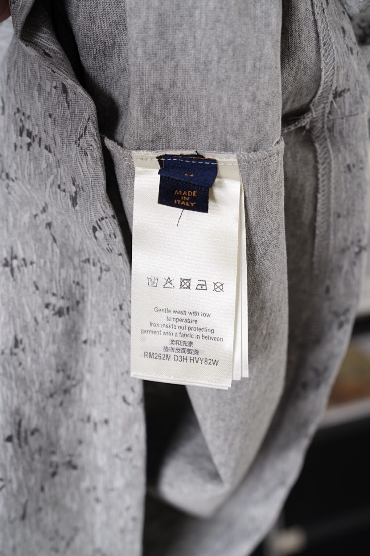 P120 【实物挂拍】LV/路易威登 满印老花皮牌圆领短袖T恤（版本2） 【现货】S M L XL