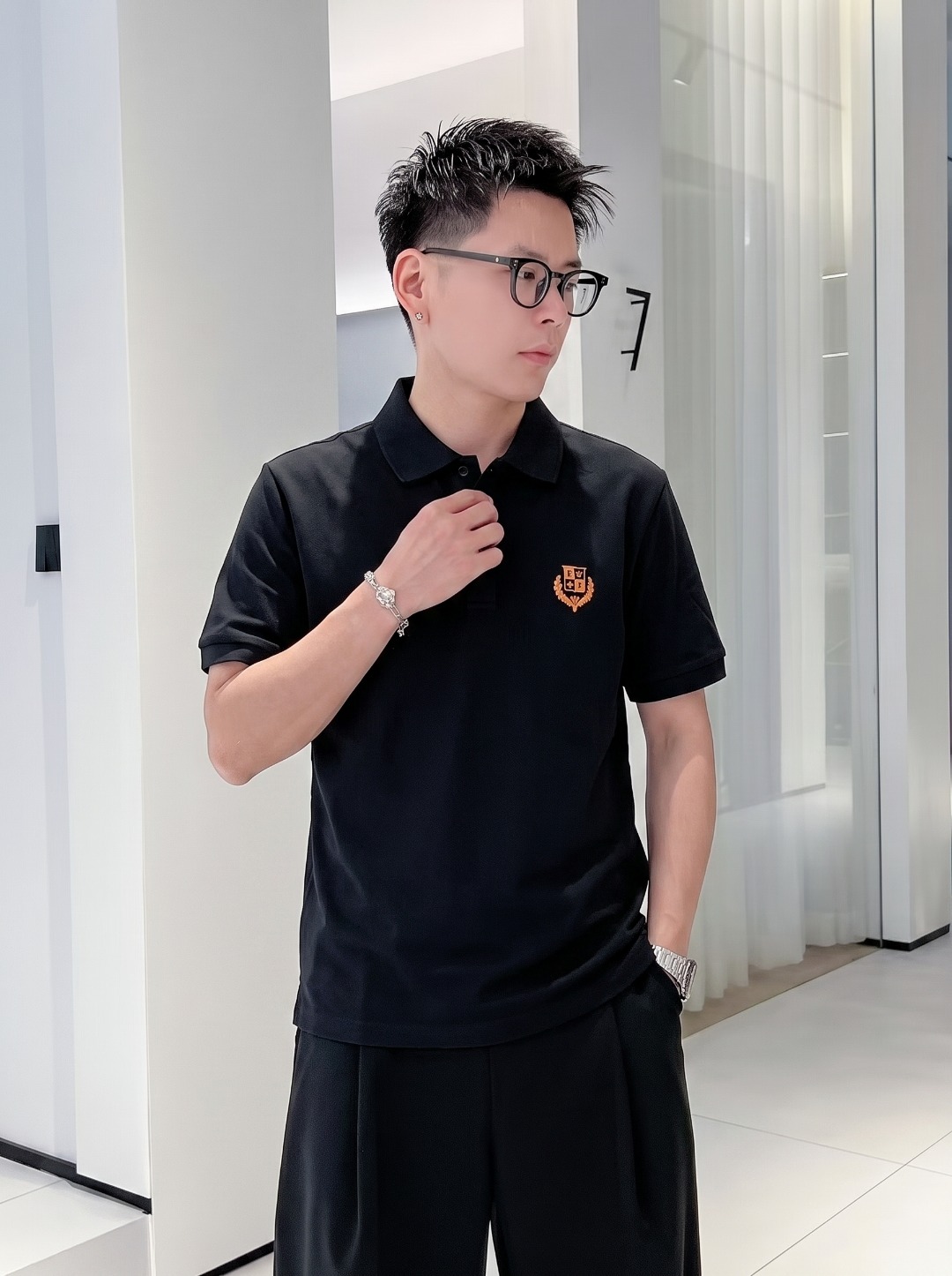 P90 ✨🔥 [LV 路易威登] 2026FW短袖翻领POLO衫 颜色：黑色 白色 尺码：S-XXL