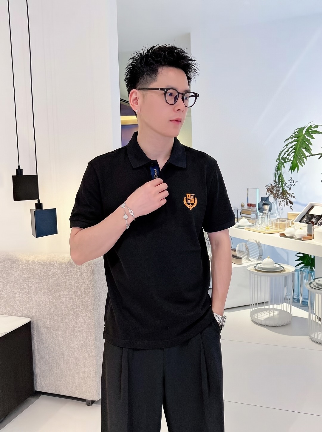 P90 ✨🔥 [LV 路易威登] 2026FW短袖翻领POLO衫 颜色：黑色 白色 尺码：S-XXL