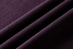 P110 LOUIS VUITTON 压花标识短袖 面料：采用32支双纱精梳棉。 面料：螺纹采用1*1配套索罗娜。 工艺：原版定制1：1LV标识压花模具，同比例尺寸与厚薄度。 本款T恤取材柔软棉布针织，以品牌元素点亮经典设计。肩头缝线和背后的桑蚕丝嵌花标签呈现内外翻转效果，硅质LV标识刺绣再添品牌格 调。 辅料：定制1：1洗水商标 辅料：定制1：1压花标识 尺码：S-M-L-XL 颜色：黑-白-蓝-紫-宝蓝-灰 款号：86224-818