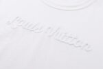 weigou_171780_4_845417cafe P100 LOUIS VUITTON 26SS 棉质刺绣标识短袖T恤 ●正品7050购入开发 ●32支双股平纹精疏棉230克 ●1*1配套罗纹280克 ●进口刺绣 ●面料酵洗 ●定制1:1商标 ●合身版型 ●尺码:S M L XL ●款号:26208/8A#00